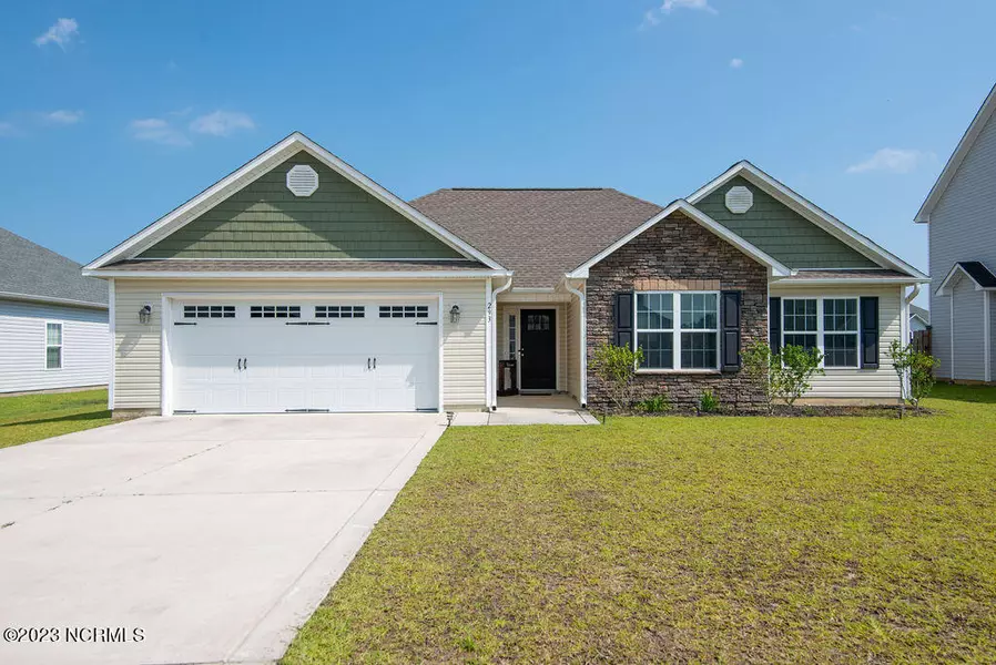 293 Crossroads Store DR, Jacksonville, NC 28546