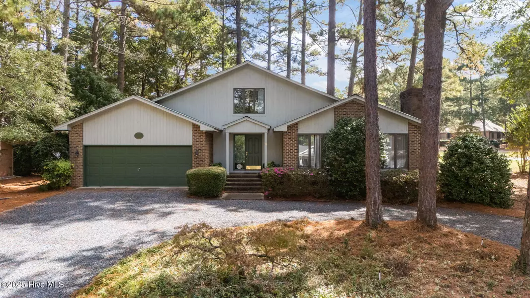 4 Inverness PL, Pinehurst, NC 28374