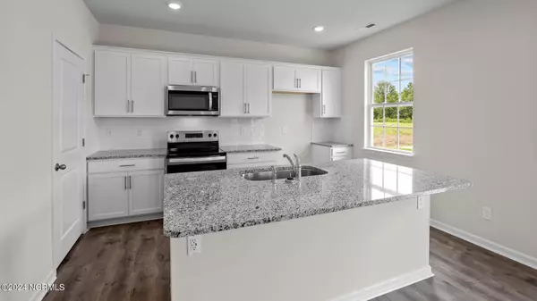 New Bern, NC 28560,221 Lake Tyler DR