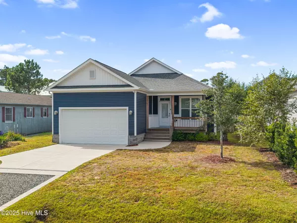 319 NE 61st ST, Oak Island, NC 28465
