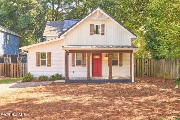 415 W Vermont AVE, Southern Pines, NC 28387