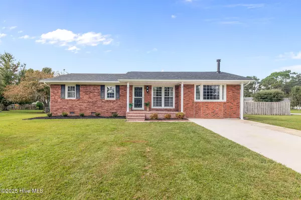 5 Sheffield RD, Jacksonville, NC 28546