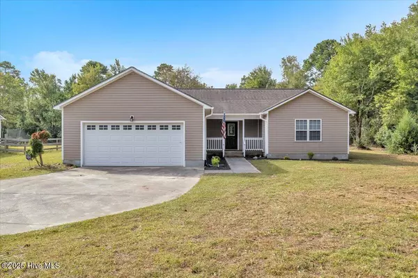 Hubert, NC 28539,266 Sand Ridge RD