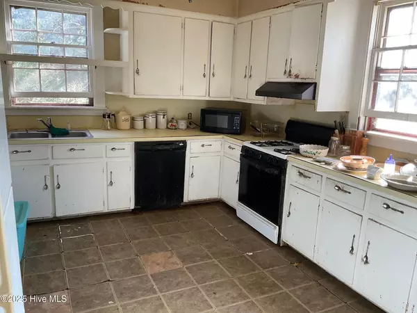 Saratoga, NC 27873,8301 Rogers ST