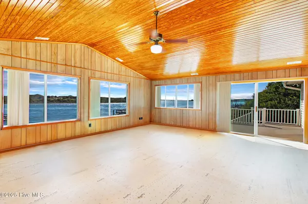 Cedar Point, NC 28584,143 Waterway DR
