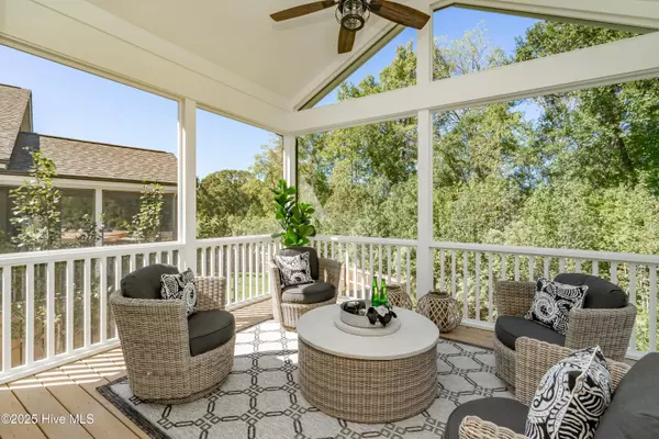 New Bern, NC 28562,221 Shoreview DR