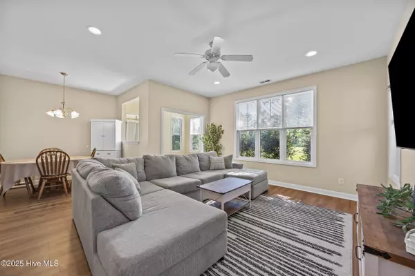 Hampstead, NC 28443,130 Azalea DR