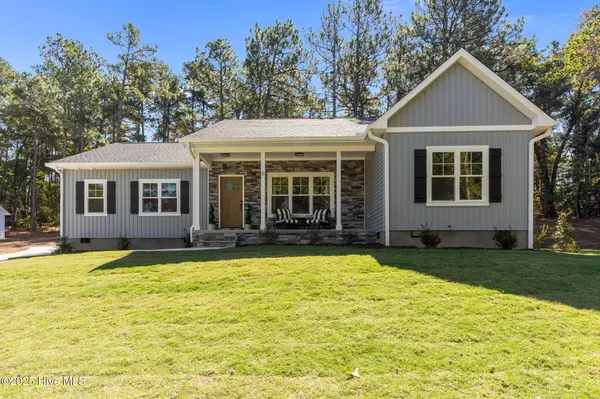 6 Pine Valley CIR, Foxfire Village, NC 27281