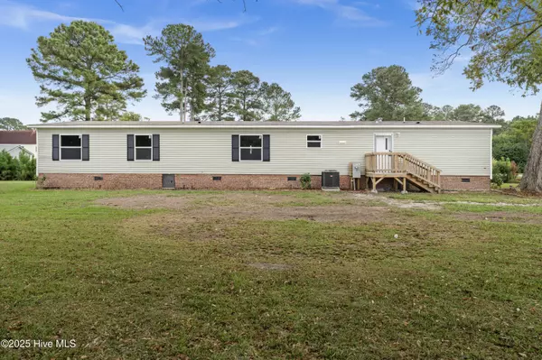 Teachey, NC 28464,120 NW First ST