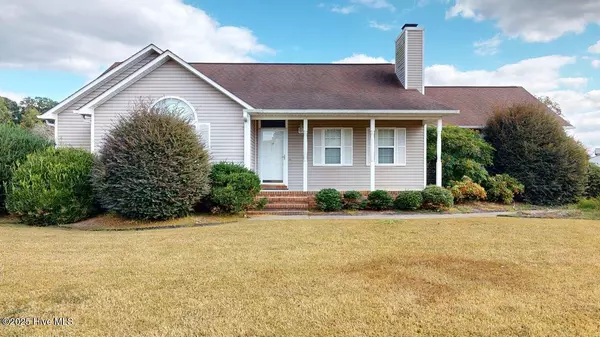 102 Wilderness DR, Pikeville, NC 27863