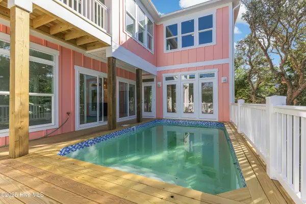 Oak Island, NC 28465,114 SE 75th ST