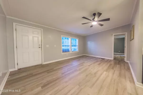 Lumberton, NC 28360,66 Raspberry LN