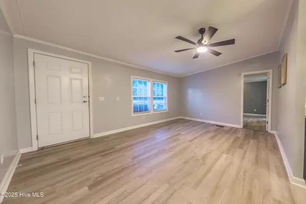 Lumberton, NC 28360,66 Raspberry LN