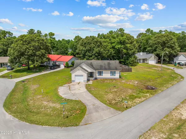Richlands, NC 28574,401 Cherry CT