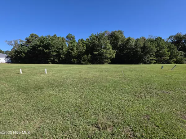 201 Marshside LNDG, Holly Ridge, NC 28445
