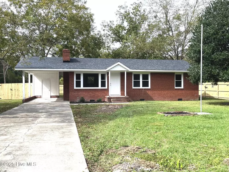 175 Kellumtown RD, Hubert, NC 28539