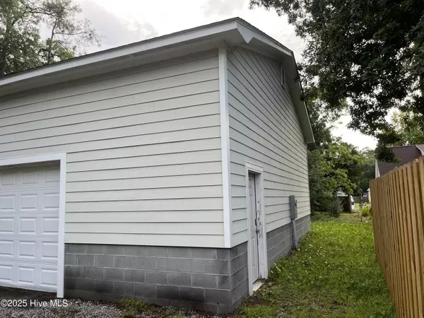 Oak Island, NC 28465,132 NW 18th ST