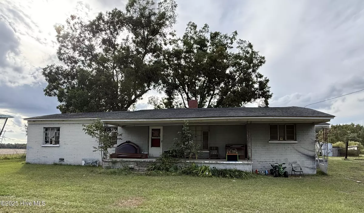 Mount Olive, NC 28365,277 Bennetts Bridge RD