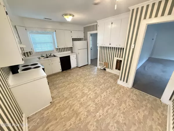 Mount Olive, NC 28365,312 N Martin ST