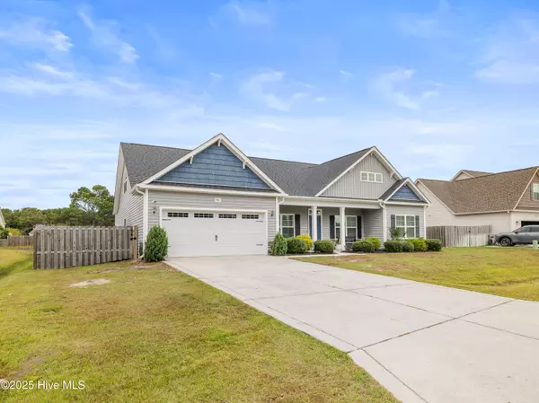 931 Needlerush RD, Sneads Ferry, NC 28460