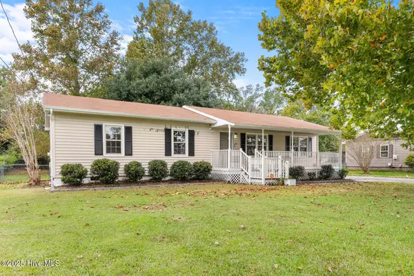 Jacksonville, NC 28546,104 Maiden LN