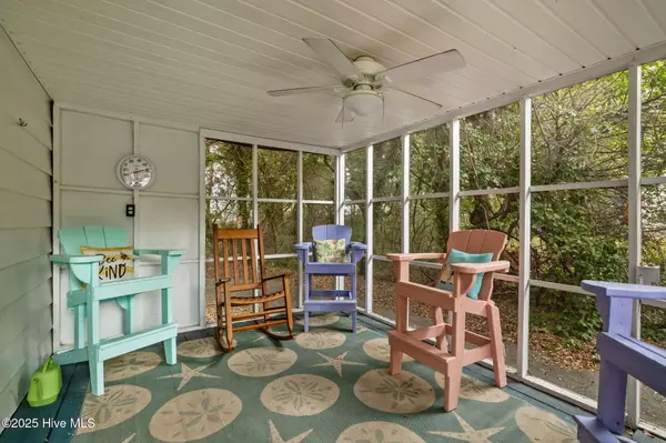 Emerald Isle, NC 28594,108 Live Oak ST