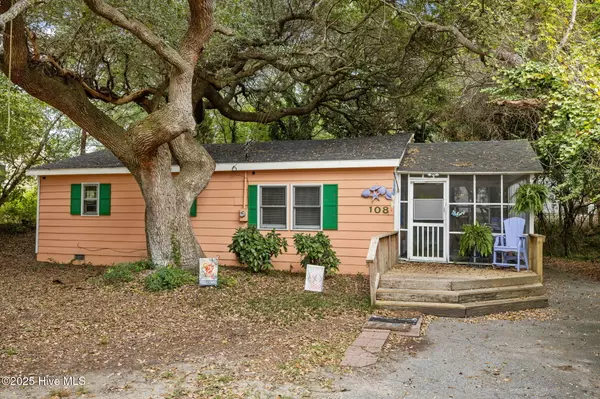 Emerald Isle, NC 28594,108 Live Oak ST