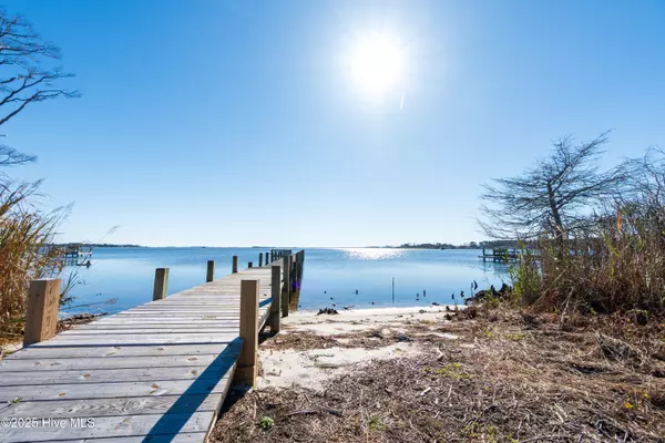 Currituck, NC 27929,123 Nautical LN