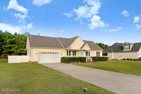 Pikeville, NC 27863,205 Autumn Ridge DR