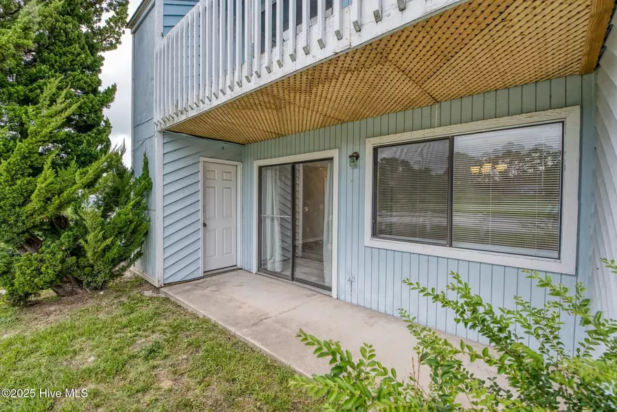 39 Roberts RD #2, Hampstead, NC 28443