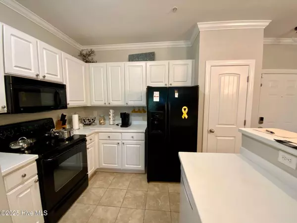 Surf City, NC 28445,100 Gateway Condos DR #113