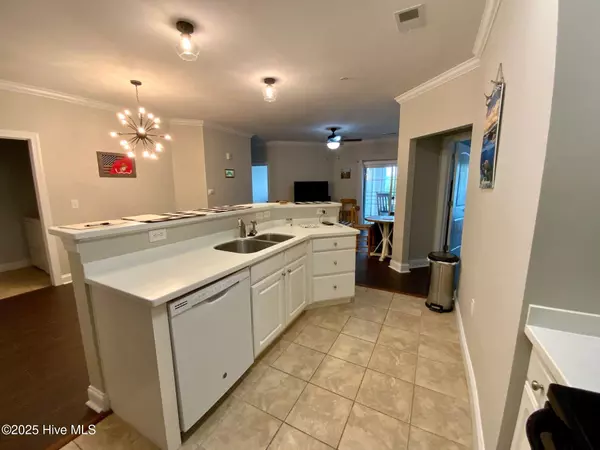 Surf City, NC 28445,100 Gateway Condos DR #113