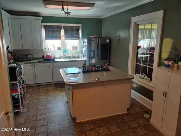 Chadbourn, NC 28431,215 N Elm ST