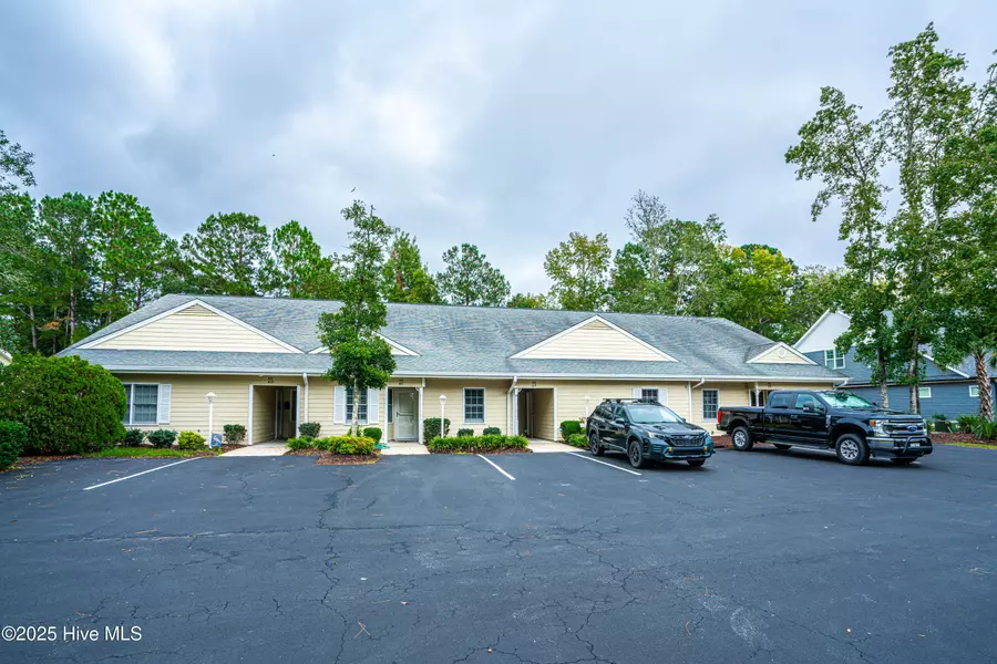 90 Clubhouse RD #Apt 4b, Sunset Beach, NC 28468