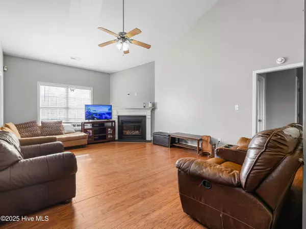 Jacksonville, NC 28546,220 Emerald Ridge RD