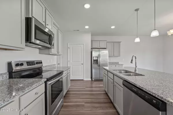 Holly Ridge, NC 28445,800 Lenox DR