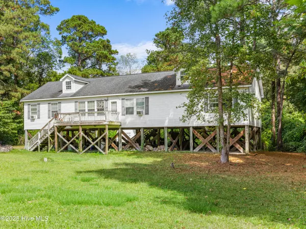 Jacksonville, NC 28540,209 Red Oak ST