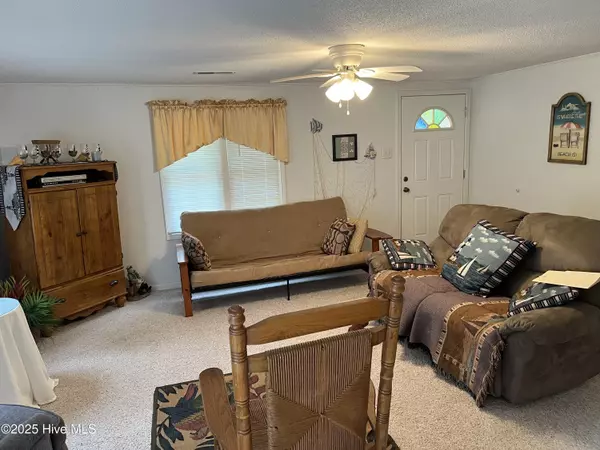 Blounts Creek, NC 27814,11 Cedar LN