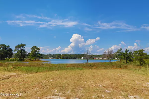 Beaufort, NC 28516,537 Freedom Park RD