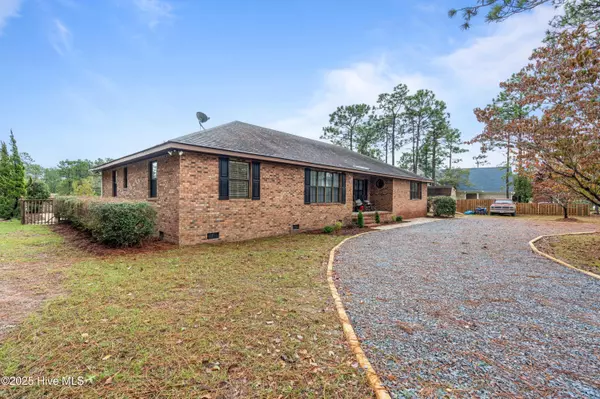 949 Eden DR, Southport, NC 28461