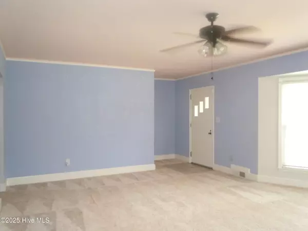Tabor City, NC 28463,110 E Bell ST