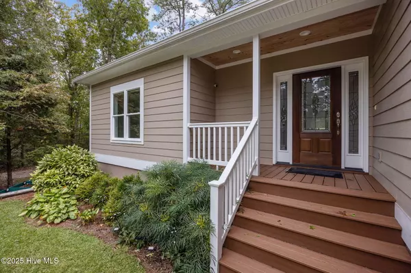 Oriental, NC 28571,402 Whittaker Point RD