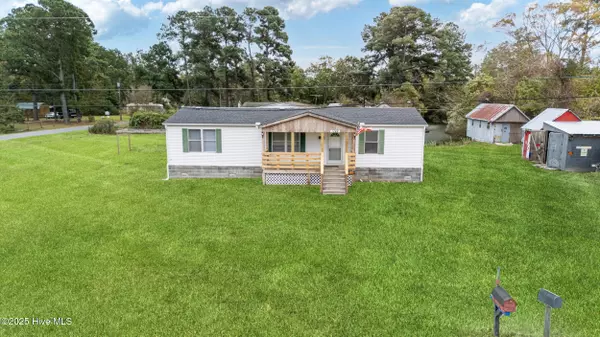 1742 Soundneck RD, Elizabeth City, NC 27909
