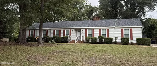 1002 Summerbrook PL, Jacksonville, NC 28540