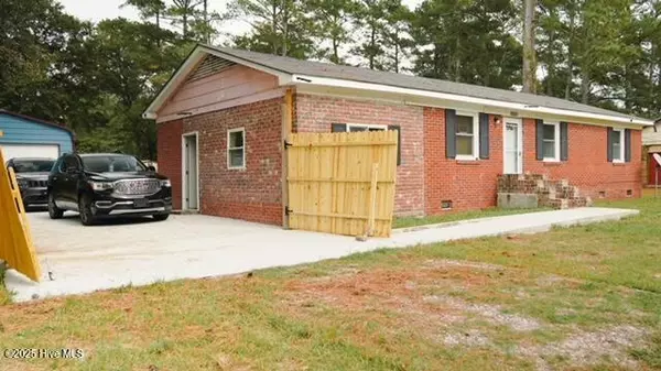 Laurinburg, NC 28352,19261 Salley Mcnair RD