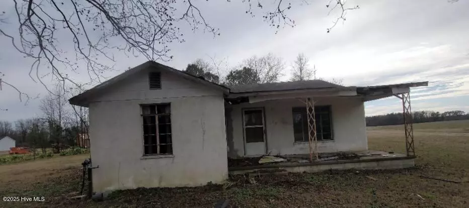 Richlands, NC 28574,9063 Hwy 41 W