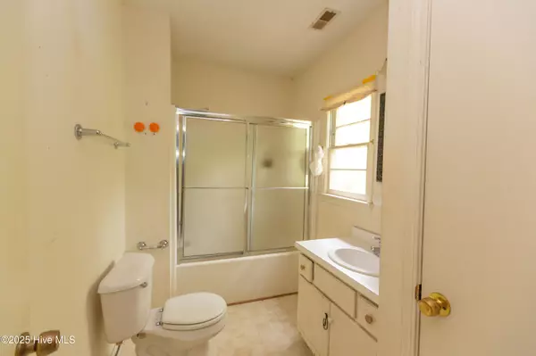 Tarboro, NC 27886,723 Bradley AVE