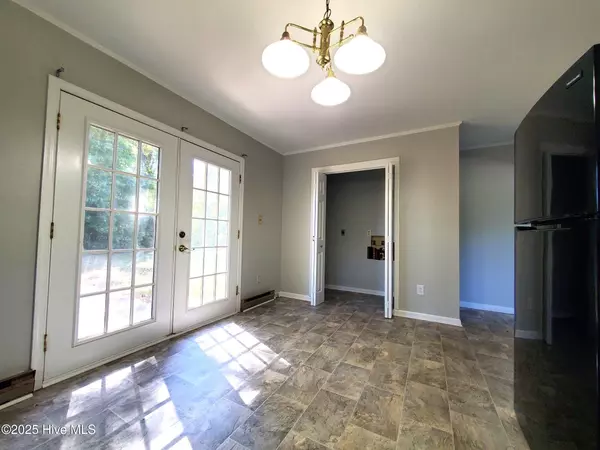 Elizabeth City, NC 27909,305 Rhode Island AVE