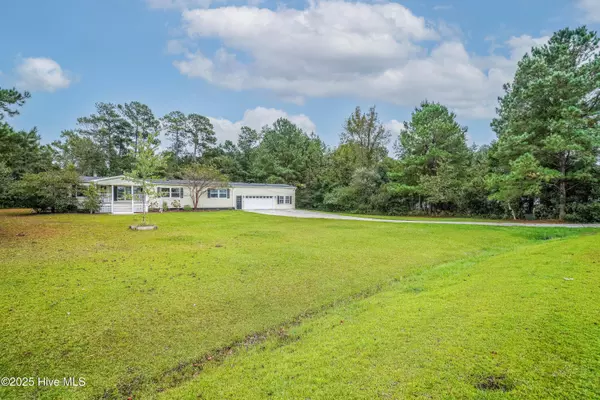 Hubert, NC 28539,112 Patsy LN