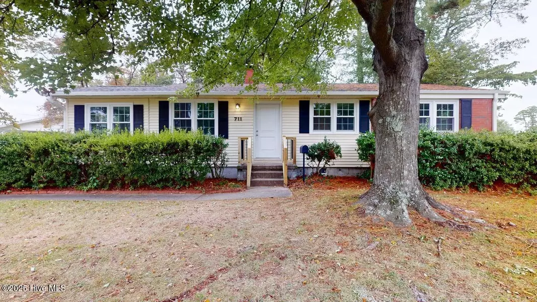 711 Seminole TRL, Jacksonville, NC 28540